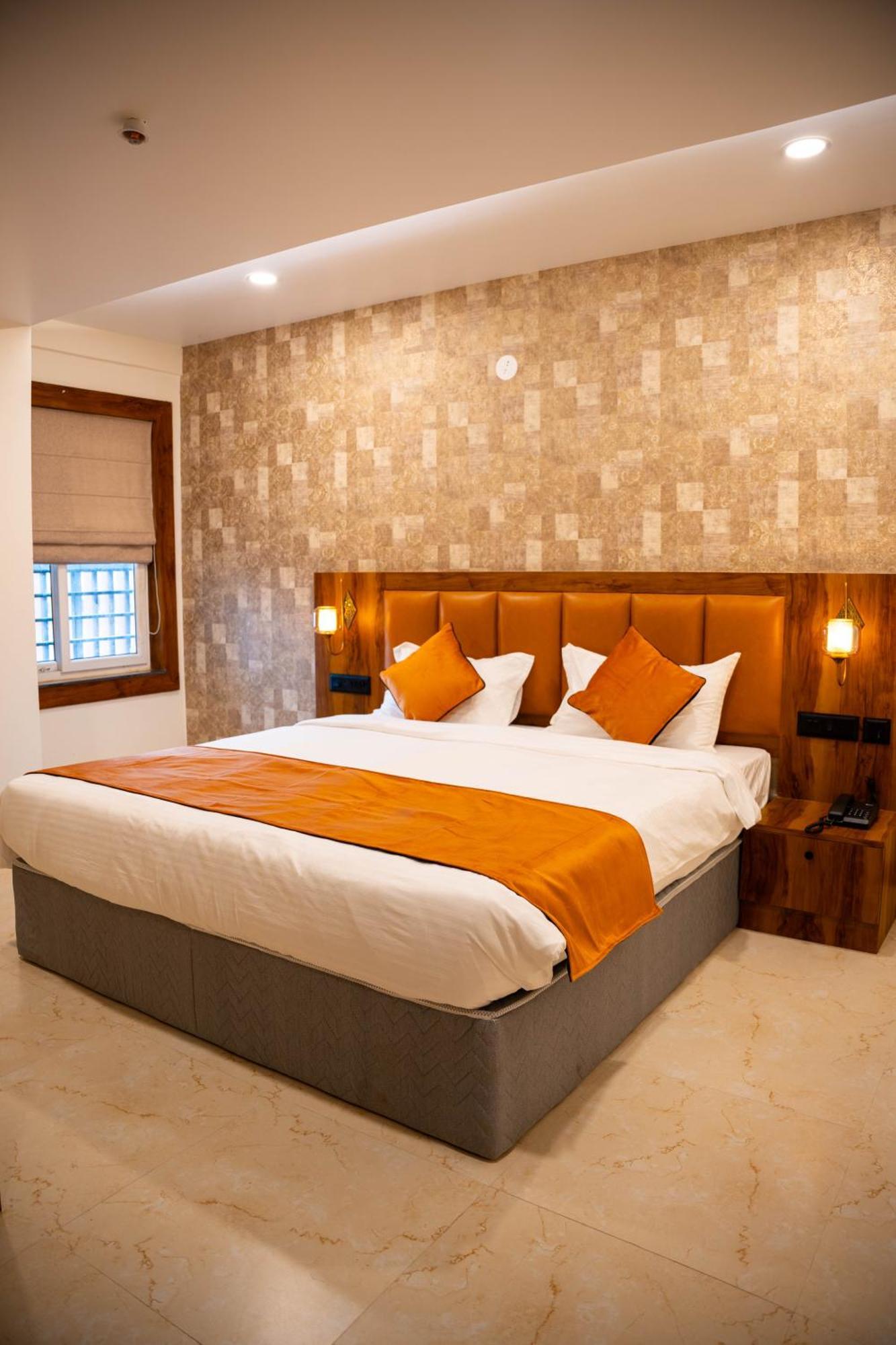 Hotel Orange Bhuvanesvar Kültér fotó